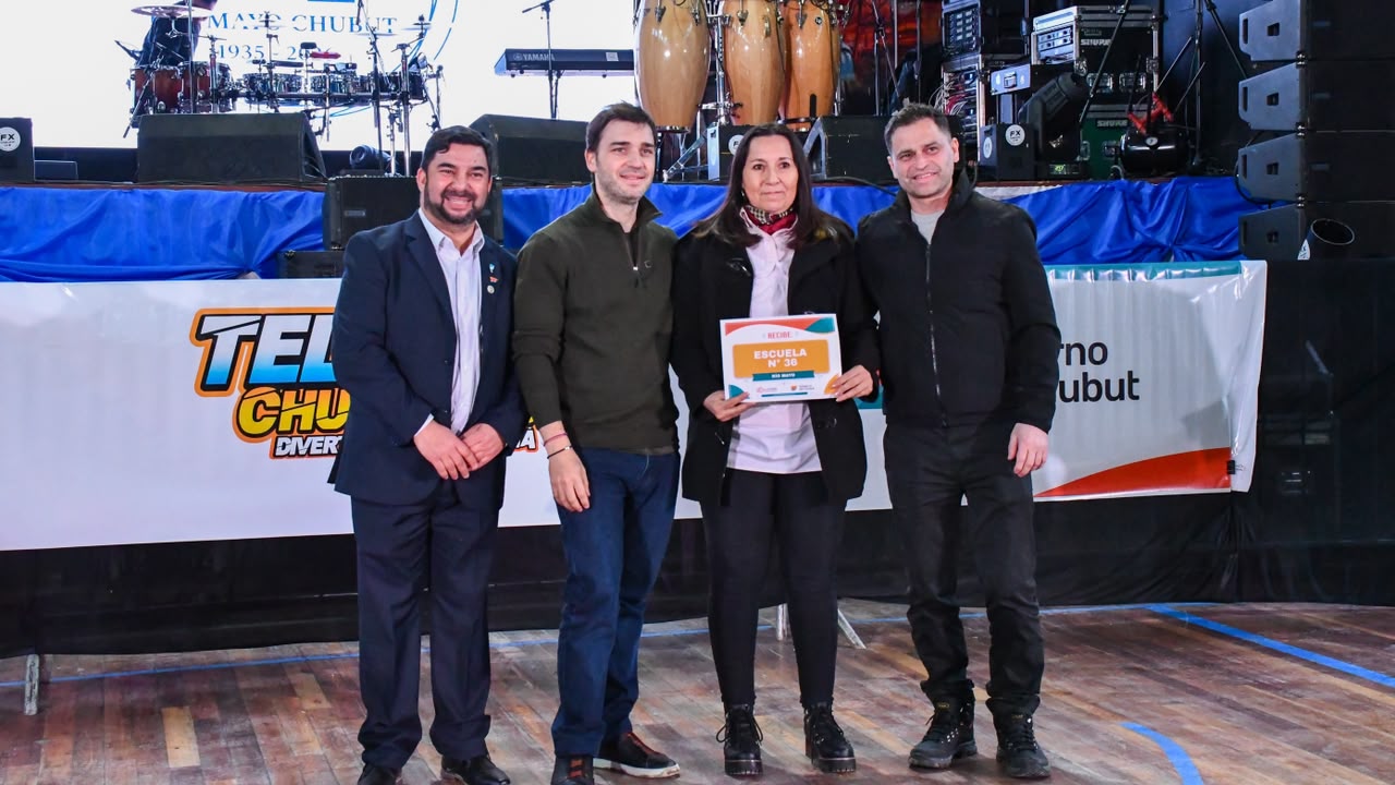 Río Mayo celebró su 91° aniversario con el Telebingo y el cierre de Magui Olave